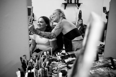 •	Eduarda Leão – Duda - 15 anos -Ensaio pré-festa – Pelotas -Parque Uma - Las Acácias - Sorriso contagiante - debutantes - Making of - Ponte Jaguarão-Rio Branco - AABB de Jaguarão - Festa íntima – valsa - Dança coreografada - Antonio Rocha Fotografias'