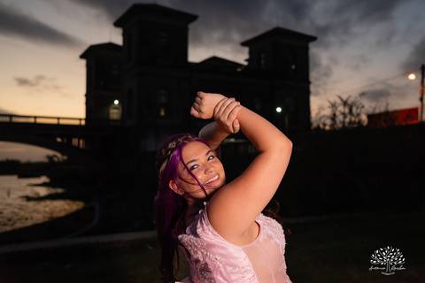 •	Eduarda Leão – Duda - 15 anos -Ensaio pré-festa – Pelotas -Parque Uma - Las Acácias - Sorriso contagiante - debutantes - Making of - Ponte Jaguarão-Rio Branco - AABB de Jaguarão - Festa íntima – valsa - Dança coreografada - Antonio Rocha Fotografias'