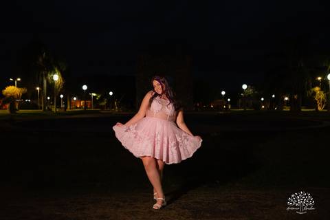 •	Eduarda Leão – Duda - 15 anos -Ensaio pré-festa – Pelotas -Parque Uma - Las Acácias - Sorriso contagiante - debutantes - Making of - Ponte Jaguarão-Rio Branco - AABB de Jaguarão - Festa íntima – valsa - Dança coreografada - Antonio Rocha Fotografias'