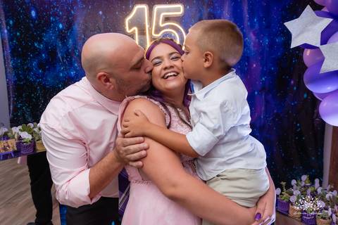 •	Eduarda Leão – Duda - 15 anos -Ensaio pré-festa – Pelotas -Parque Uma - Las Acácias - Sorriso contagiante - debutantes - Making of - Ponte Jaguarão-Rio Branco - AABB de Jaguarão - Festa íntima – valsa - Dança coreografada - Antonio Rocha Fotografias'