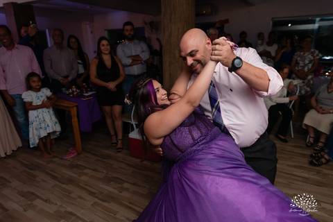 •	Eduarda Leão – Duda - 15 anos -Ensaio pré-festa – Pelotas -Parque Uma - Las Acácias - Sorriso contagiante - debutantes - Making of - Ponte Jaguarão-Rio Branco - AABB de Jaguarão - Festa íntima – valsa - Dança coreografada - Antonio Rocha Fotografias'