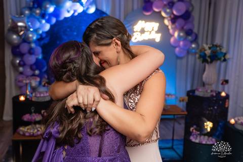 •	Eduarda Leão – Duda - 15 anos -Ensaio pré-festa – Pelotas -Parque Uma - Las Acácias - Sorriso contagiante - debutantes - Making of - Ponte Jaguarão-Rio Branco - AABB de Jaguarão - Festa íntima – valsa - Dança coreografada - Antonio Rocha Fotografias'