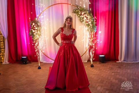festa - Helena Kichofel - Comunidade Sant'Ana - Colônia Maciel - Pelotas/RS - ensaio externo - nascer do Sol - praia do Laranjal - por do sol - Parque Una - making of vestido - valsa - saia rodada - surpresa - anel de 15 anos – Antonio Rocha Fotografiasfe'