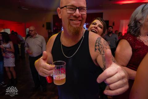 •	Festa - 15 anos - Helena Kolhs Fischer – Ensaio - Vinícola Nardello - Morro Redondo – Homenagens - Troca de sapato – Valsa - pista de dança -Infinity Bartenders -Vestido vermelho – Antonio Rocha Fotografias - Pelotas'