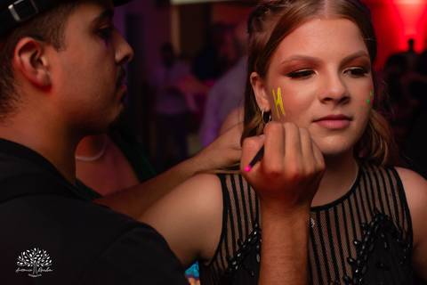 •	Festa - 15 anos - Helena Kolhs Fischer – Ensaio - Vinícola Nardello - Morro Redondo – Homenagens - Troca de sapato – Valsa - pista de dança -Infinity Bartenders -Vestido vermelho – Antonio Rocha Fotografias - Pelotas'