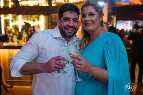 Noite especial – Analu – decoração impecável – debutante -talento -guitarrista – banda – surpresas 15 anos – dança pai – balada – balada -  pista-de-dança - memórias -  Antonio Rocha Fotografias – Engenho Eventos - Pelotas'