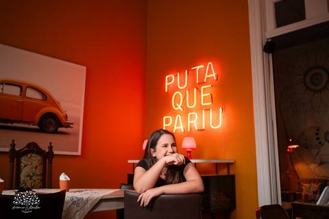 ensaio - pré-festa - 15 anos - debutante - Maitê - café Cúrcuma - risos - personalidade - Monte Bonito - raízes - essência - família - verdade - conexão - momentos únicos - preparação - festa - confiança - carinho - Antonio Rocha Fotografias'