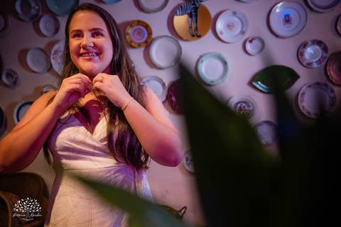 ensaio - pré-festa - 15 anos - debutante - Maitê - café Cúrcuma - risos - personalidade - Monte Bonito - raízes - essência - família - verdade - conexão - momentos únicos - preparação - festa - confiança - carinho - Antonio Rocha Fotografias'