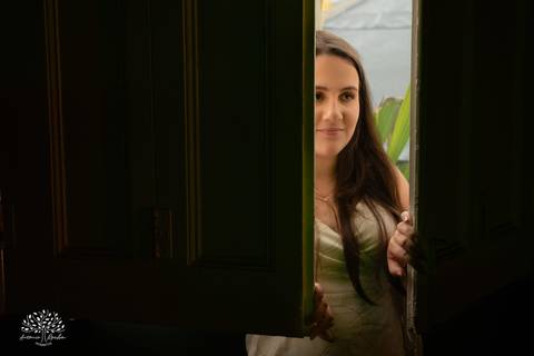 ensaio - pré-festa - 15 anos - debutante - Maitê - café Cúrcuma - risos - personalidade - Monte Bonito - raízes - essência - família - verdade - conexão - momentos únicos - preparação - festa - confiança - carinho - Antonio Rocha Fotografias'