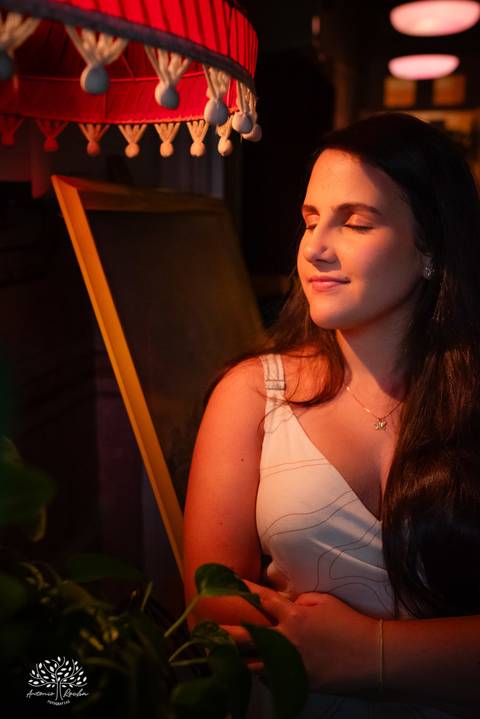 ensaio - pré-festa - 15 anos - debutante - Maitê - café Cúrcuma - risos - personalidade - Monte Bonito - raízes - essência - família - verdade - conexão - momentos únicos - preparação - festa - confiança - carinho - Antonio Rocha Fotografias'