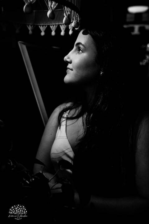 ensaio - pré-festa - 15 anos - debutante - Maitê - café Cúrcuma - risos - personalidade - Monte Bonito - raízes - essência - família - verdade - conexão - momentos únicos - preparação - festa - confiança - carinho - Antonio Rocha Fotografias'