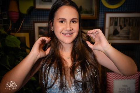 ensaio - pré-festa - 15 anos - debutante - Maitê - café Cúrcuma - risos - personalidade - Monte Bonito - raízes - essência - família - verdade - conexão - momentos únicos - preparação - festa - confiança - carinho - Antonio Rocha Fotografias'