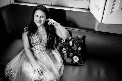 ensaio - pré-festa - 15 anos - debutante - Maitê - café Cúrcuma - risos - personalidade - Monte Bonito - raízes - essência - família - verdade - conexão - momentos únicos - preparação - festa - confiança - carinho - Antonio Rocha Fotografias'