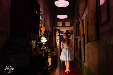 ensaio - pré-festa - 15 anos - debutante - Maitê - café Cúrcuma - risos - personalidade - Monte Bonito - raízes - essência - família - verdade - conexão - momentos únicos - preparação - festa - confiança - carinho - Antonio Rocha Fotografias'