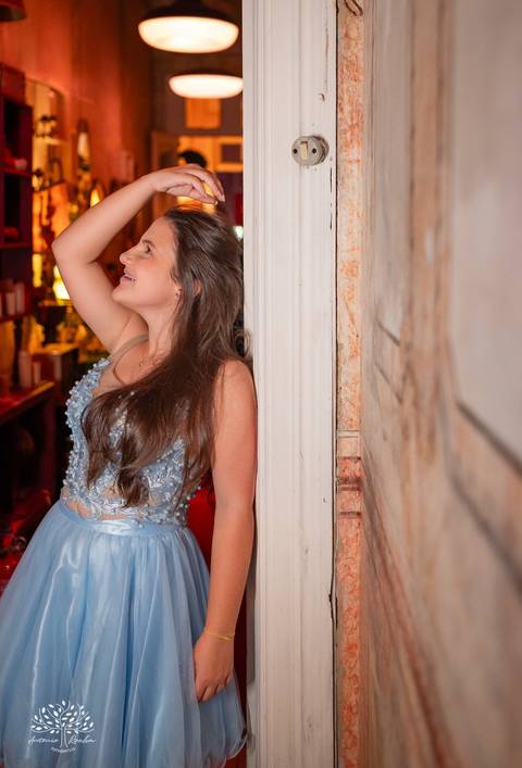 ensaio - pré-festa - 15 anos - debutante - Maitê - café Cúrcuma - risos - personalidade - Monte Bonito - raízes - essência - família - verdade - conexão - momentos únicos - preparação - festa - confiança - carinho - Antonio Rocha Fotografias'