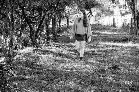 ensaio - pré-festa - 15 anos - debutante - Maitê - café Cúrcuma - risos - personalidade - Monte Bonito - raízes - essência - família - verdade - conexão - momentos únicos - preparação - festa - confiança - carinho - Antonio Rocha Fotografias'