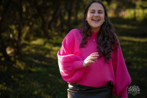 ensaio - pré-festa - 15 anos - debutante - Maitê - café Cúrcuma - risos - personalidade - Monte Bonito - raízes - essência - família - verdade - conexão - momentos únicos - preparação - festa - confiança - carinho - Antonio Rocha Fotografias'