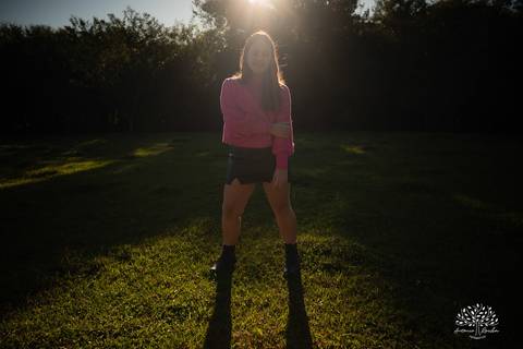 ensaio - pré-festa - 15 anos - debutante - Maitê - café Cúrcuma - risos - personalidade - Monte Bonito - raízes - essência - família - verdade - conexão - momentos únicos - preparação - festa - confiança - carinho - Antonio Rocha Fotografias'