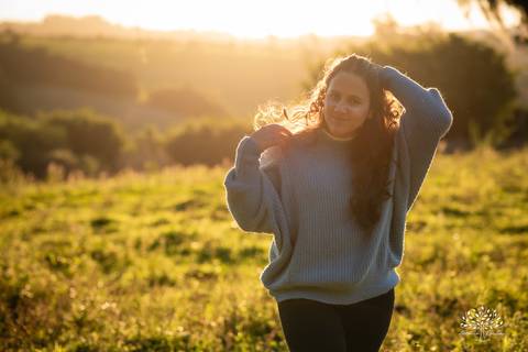 ensaio - pré-festa - 15 anos - debutante - Maitê - café Cúrcuma - risos - personalidade - Monte Bonito - raízes - essência - família - verdade - conexão - momentos únicos - preparação - festa - confiança - carinho - Antonio Rocha Fotografias'