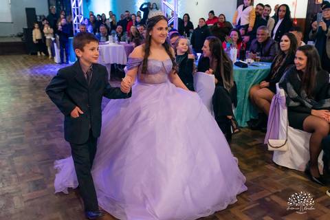 Maitê-15 anos - Festa de 15 anos - Debutante - Monte Bonito - Quinze de Julho - Aniversário de 15 - Valsa - Pelotas - Antonio Rocha Fotografias - Troca de vestido - making of - alstar - penteado de 15 anos - Maquiagem para 15 anos - fotografo de 15 anos'