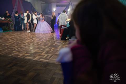 Maitê-15 anos - Festa de 15 anos - Debutante - Monte Bonito - Quinze de Julho - Aniversário de 15 - Valsa - Pelotas - Antonio Rocha Fotografias - Troca de vestido - making of - alstar - penteado de 15 anos - Maquiagem para 15 anos - fotografo de 15 anos'