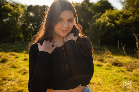 ensaio externo de 15 anos - Bruna - conexão com a natureza - fotos com égua - pré-festa de debutante - fotografia ao ar livre - céu azul  - celebração de 15 anos - Antonio Rocha Fotografias - São Lourenço do Sul - Pelotas - Festa de 15 anos - Debutante'