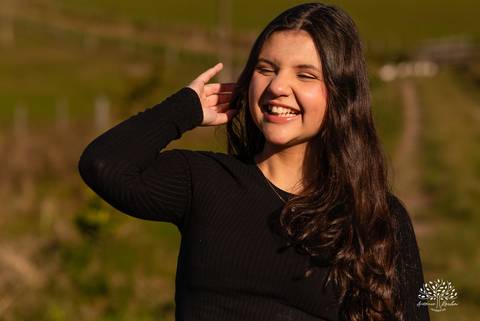 ensaio externo de 15 anos - Bruna - conexão com a natureza - fotos com égua - pré-festa de debutante - fotografia ao ar livre - céu azul  - celebração de 15 anos - Antonio Rocha Fotografias - São Lourenço do Sul - Pelotas - Festa de 15 anos - Debutante'