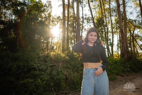 ensaio externo de 15 anos - Bruna - conexão com a natureza - fotos com égua - pré-festa de debutante - fotografia ao ar livre - céu azul  - celebração de 15 anos - Antonio Rocha Fotografias - São Lourenço do Sul - Pelotas - Festa de 15 anos - Debutante'