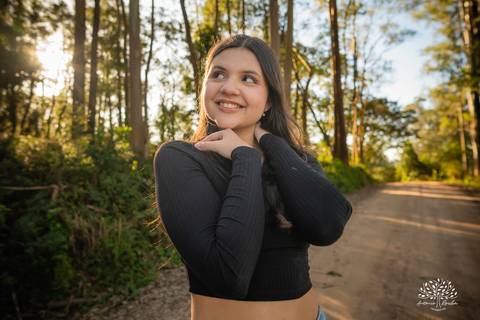 ensaio externo de 15 anos - Bruna - conexão com a natureza - fotos com égua - pré-festa de debutante - fotografia ao ar livre - céu azul  - celebração de 15 anos - Antonio Rocha Fotografias - São Lourenço do Sul - Pelotas - Festa de 15 anos - Debutante'