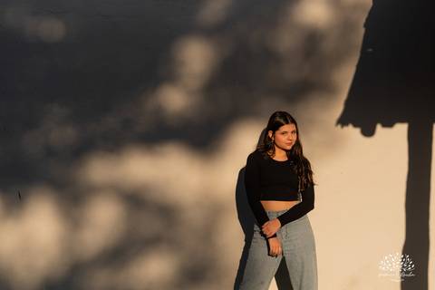 ensaio externo de 15 anos - Bruna - conexão com a natureza - fotos com égua - pré-festa de debutante - fotografia ao ar livre - céu azul  - celebração de 15 anos - Antonio Rocha Fotografias - São Lourenço do Sul - Pelotas - Festa de 15 anos - Debutante'