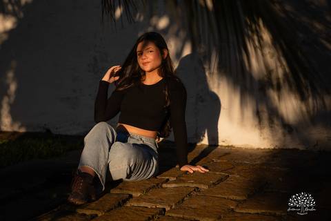 ensaio externo de 15 anos - Bruna - conexão com a natureza - fotos com égua - pré-festa de debutante - fotografia ao ar livre - céu azul  - celebração de 15 anos - Antonio Rocha Fotografias - São Lourenço do Sul - Pelotas - Festa de 15 anos - Debutante'