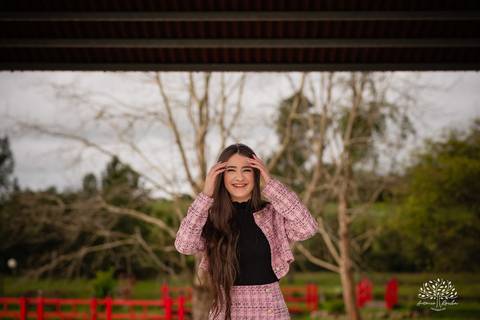 ensaio de 15 anos - fotografia de debutante - Ana Julia - violão José Bezerra - chácara da família Fiss - vestido de princesa - fotos de 15 anos - Antonio Rocha Fotografias -  memórias de 15 anos - sessão de fotos - Pelotas - Ensaio Externo - Cabine'