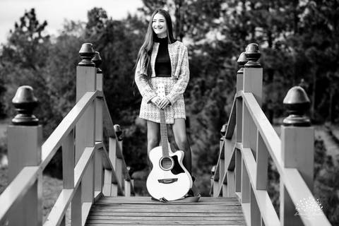 ensaio de 15 anos - fotografia de debutante - Ana Julia - violão José Bezerra - chácara da família Fiss - vestido de princesa - fotos de 15 anos - Antonio Rocha Fotografias -  memórias de 15 anos - sessão de fotos - Pelotas - Ensaio Externo - Cabine'