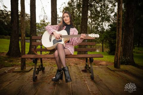 ensaio de 15 anos - fotografia de debutante - Ana Julia - violão José Bezerra - chácara da família Fiss - vestido de princesa - fotos de 15 anos - Antonio Rocha Fotografias -  memórias de 15 anos - sessão de fotos - Pelotas - Ensaio Externo - Cabine'