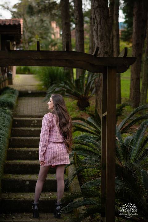 ensaio de 15 anos - fotografia de debutante - Ana Julia - violão José Bezerra - chácara da família Fiss - vestido de princesa - fotos de 15 anos - Antonio Rocha Fotografias -  memórias de 15 anos - sessão de fotos - Pelotas - Ensaio Externo - Cabine'