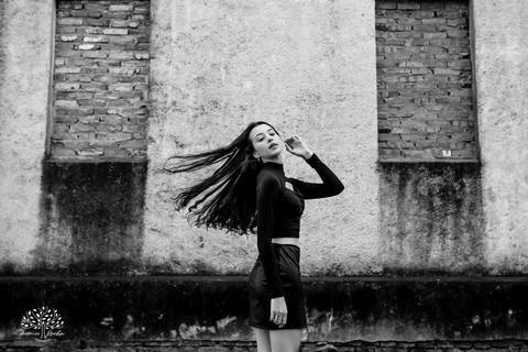 Ensaio de 15 anos - Antonielly - São Lourenço do Sul - Consulado do Grêmio - Fotografia de debutante - Fotógrafo Antonio Rocha - Paixão por futebol - Praia de São Lourenço - Debutante - Ensaio na praia - Ensaio de 15 anos - Pelotas - Camisa time - 15 anos'