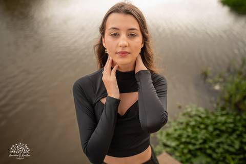 Ensaio de 15 anos - Antonielly - São Lourenço do Sul - Consulado do Grêmio - Fotografia de debutante - Fotógrafo Antonio Rocha - Paixão por futebol - Praia de São Lourenço - Debutante - Ensaio na praia - Ensaio de 15 anos - Pelotas - Camisa time - 15 anos'