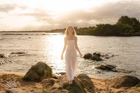 Ensaio de 15 anos - Antonielly - São Lourenço do Sul - Consulado do Grêmio - Fotografia de debutante - Fotógrafo Antonio Rocha - Paixão por futebol - Praia de São Lourenço - Debutante - Ensaio na praia - Ensaio de 15 anos - Pelotas - Camisa time - 15 anos'