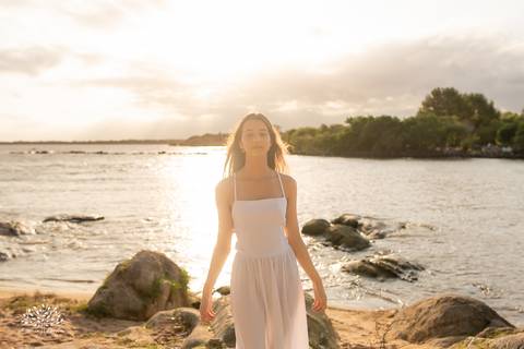 Ensaio de 15 anos - Antonielly - São Lourenço do Sul - Consulado do Grêmio - Fotografia de debutante - Fotógrafo Antonio Rocha - Paixão por futebol - Praia de São Lourenço - Debutante - Ensaio na praia - Ensaio de 15 anos - Pelotas - Camisa time - 15 anos'