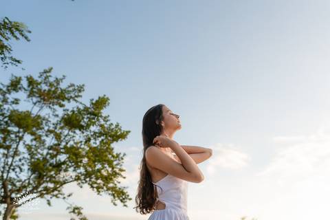 Ensaio de 15 anos - Antonielly - São Lourenço do Sul - Consulado do Grêmio - Fotografia de debutante - Fotógrafo Antonio Rocha - Paixão por futebol - Praia de São Lourenço - Debutante - Ensaio na praia - Ensaio de 15 anos - Pelotas - Camisa time - 15 anos'