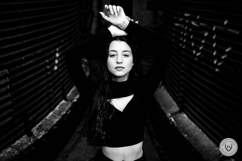 Ensaio de 15 anos - Antonielly - São Lourenço do Sul - Consulado do Grêmio - Fotografia de debutante - Fotógrafo Antonio Rocha - Paixão por futebol - Praia de São Lourenço - Debutante - Ensaio na praia - Ensaio de 15 anos - Pelotas - Camisa time - 15 anos'