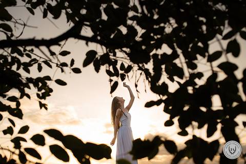 Ensaio de 15 anos - Antonielly - São Lourenço do Sul - Consulado do Grêmio - Fotografia de debutante - Fotógrafo Antonio Rocha - Paixão por futebol - Praia de São Lourenço - Debutante - Ensaio na praia - Ensaio de 15 anos - Pelotas - Camisa time - 15 anos'