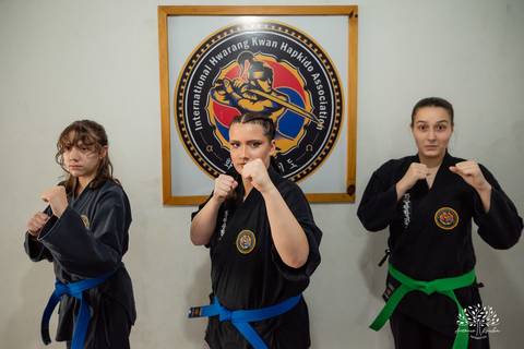 ensaio 15 anos - fotografia de 15 anos - Ana Carolina - personalidade forte - hapkido - ensaio personalizado - Antonio Rocha Fotografias - Cafeteria do Engenho - fotos com amigos - fotos de família – Pelotas – Antonio Rocha Fotografias - Debutante'