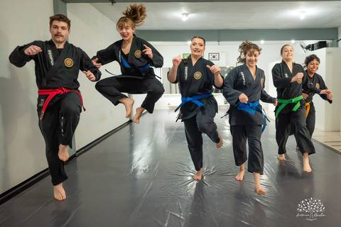 ensaio 15 anos - fotografia de 15 anos - Ana Carolina - personalidade forte - hapkido - ensaio personalizado - Antonio Rocha Fotografias - Cafeteria do Engenho - fotos com amigos - fotos de família – Pelotas – Antonio Rocha Fotografias - Debutante'