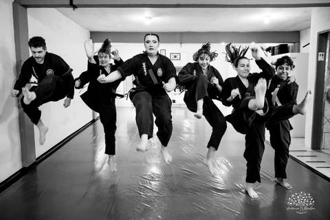 ensaio 15 anos - fotografia de 15 anos - Ana Carolina - personalidade forte - hapkido - ensaio personalizado - Antonio Rocha Fotografias - Cafeteria do Engenho - fotos com amigos - fotos de família – Pelotas – Antonio Rocha Fotografias - Debutante'