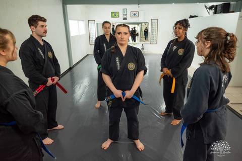 ensaio 15 anos - fotografia de 15 anos - Ana Carolina - personalidade forte - hapkido - ensaio personalizado - Antonio Rocha Fotografias - Cafeteria do Engenho - fotos com amigos - fotos de família – Pelotas – Antonio Rocha Fotografias - Debutante'