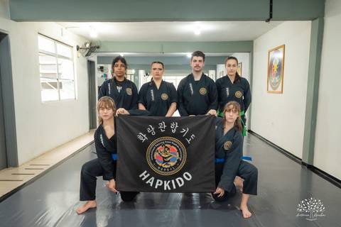 ensaio 15 anos - fotografia de 15 anos - Ana Carolina - personalidade forte - hapkido - ensaio personalizado - Antonio Rocha Fotografias - Cafeteria do Engenho - fotos com amigos - fotos de família – Pelotas – Antonio Rocha Fotografias - Debutante'