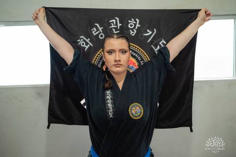 ensaio 15 anos - fotografia de 15 anos - Ana Carolina - personalidade forte - hapkido - ensaio personalizado - Antonio Rocha Fotografias - Cafeteria do Engenho - fotos com amigos - fotos de família – Pelotas – Antonio Rocha Fotografias - Debutante'