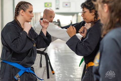 ensaio 15 anos - fotografia de 15 anos - Ana Carolina - personalidade forte - hapkido - ensaio personalizado - Antonio Rocha Fotografias - Cafeteria do Engenho - fotos com amigos - fotos de família – Pelotas – Antonio Rocha Fotografias - Debutante'