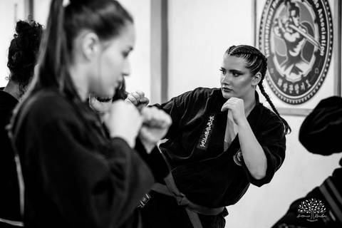 ensaio 15 anos - fotografia de 15 anos - Ana Carolina - personalidade forte - hapkido - ensaio personalizado - Antonio Rocha Fotografias - Cafeteria do Engenho - fotos com amigos - fotos de família – Pelotas – Antonio Rocha Fotografias - Debutante'